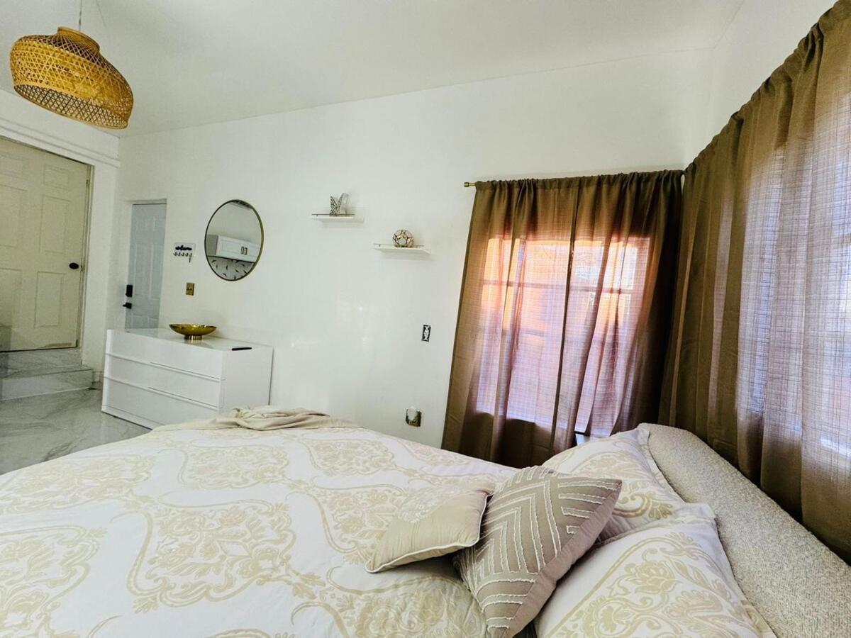 Stylish In Heart Of Apartment *